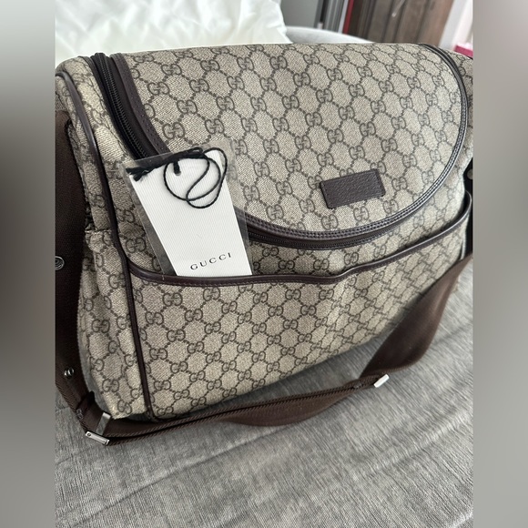 Gucci Diaper Bag *IMMACULATE* condition used for one child. - Picture 2 of 6